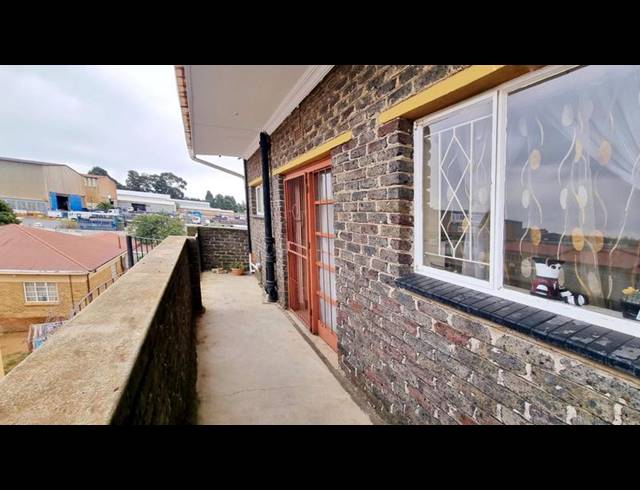 1 BEDROOM APARTMENT FOR SALE IN KENMARE